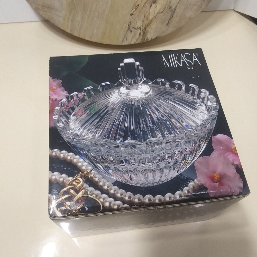 Mikasa Marquette Covered Candy Dish - Picture 3 of 10